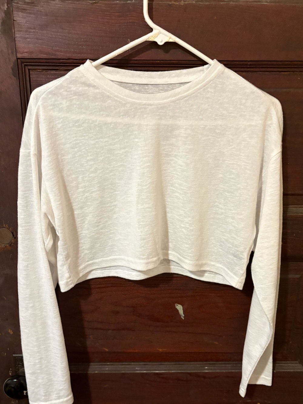 Dazy Women’s Cropped Long-Sleeve Crewneck Top - White